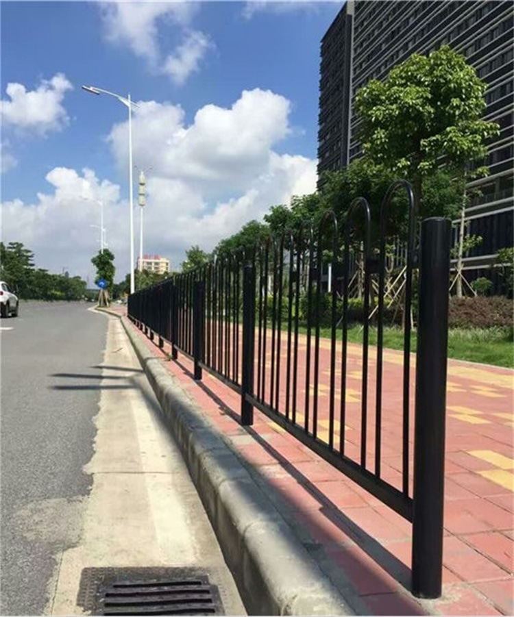 人行道護欄